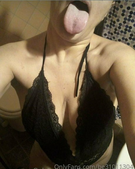 be31011304 star adult photo