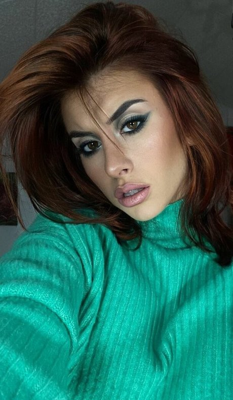 Alicelacombe off pornstar erotic pic