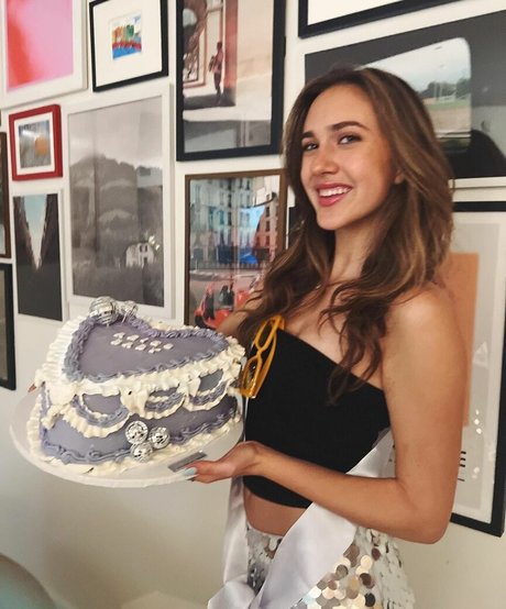 Pilot Paisley Rose exclusive pornstar archive