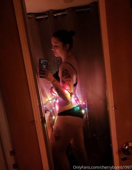 cherrybomb1997 sexy actress photo