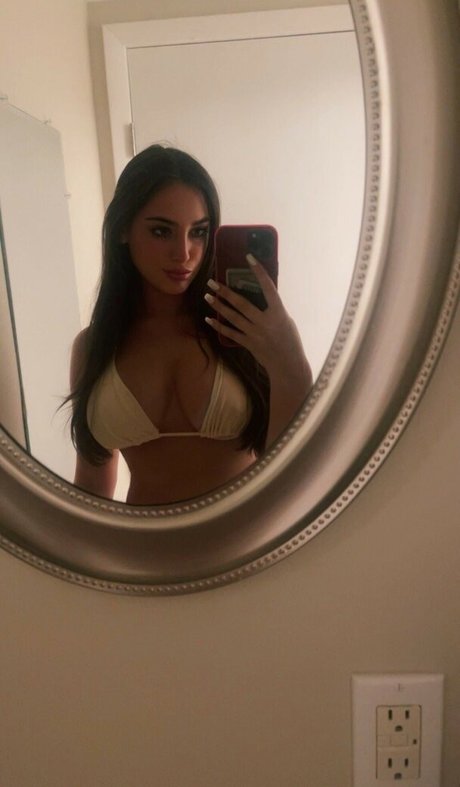 Taylor Alessi model naked photos