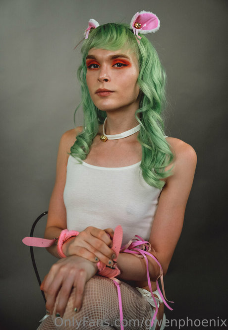 gwenphoenix model sexy picture