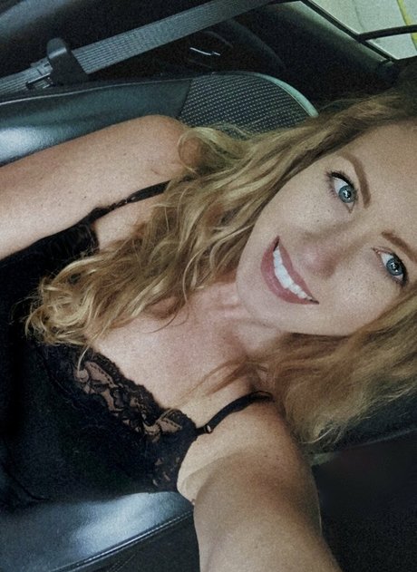 pocketrobbin model high quality images