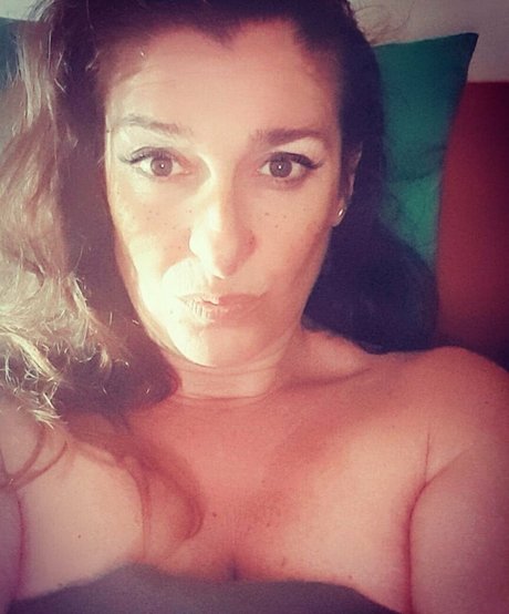 labrujadelcuento star sexy pics