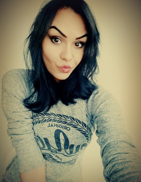 Nadinechase star nude photo