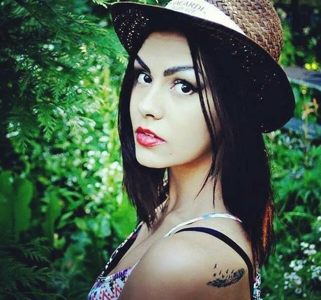 Nadinechase model erotic picture