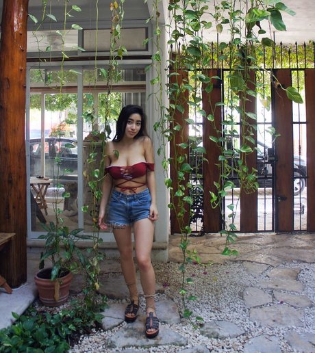 Hitomi Mochizuki exclusive pornstar galleries