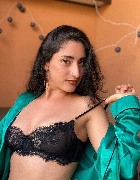 chloebbe adult actress img