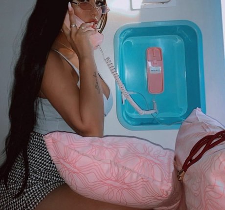 Helia Soltani model art pictures