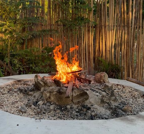 Helia Soltani porn model img