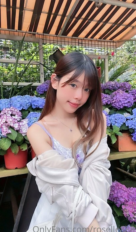 old young lesbian onlyfans hd gallery