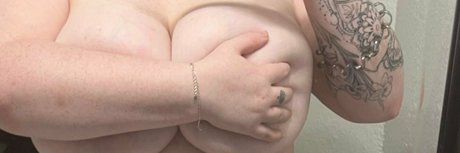 bigtittyemma adult model pics