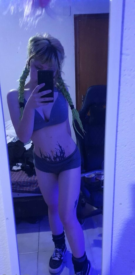 semitattooedgoth star sexy photo