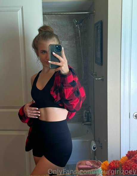 yourgirlzoey model exclusive images