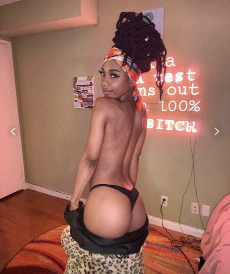 Urfavgirlfriend model img