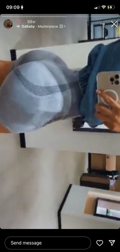 Amelaomor model sex photos