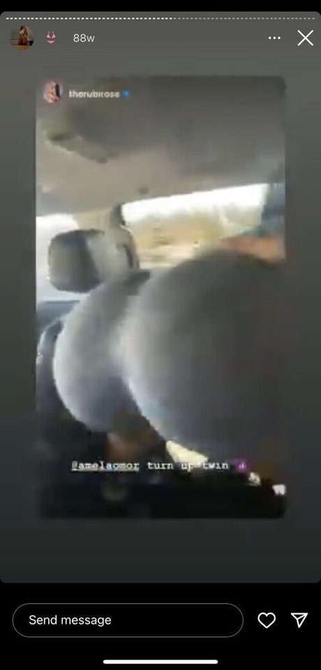 Amelaomor naked model image