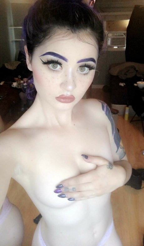 MiniTruckMommy star erotic galleries