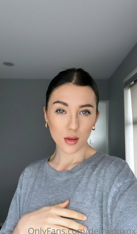 demilouxox actress images