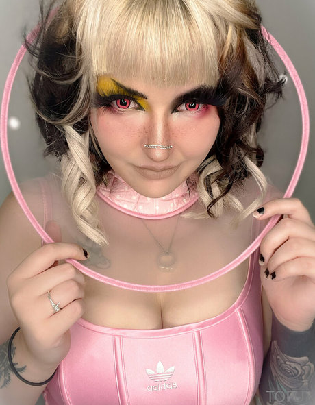 tofux gaming art actress galleries