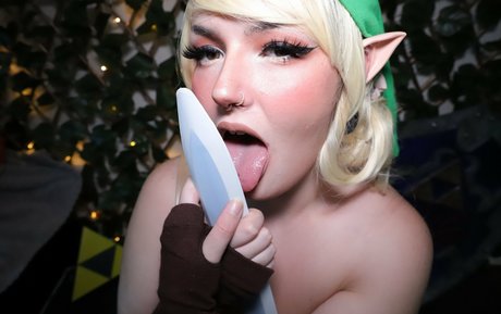 tofux gaming sex model pics