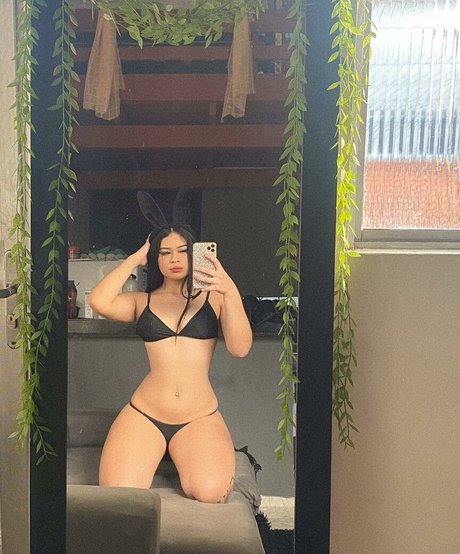 Djhully Amaral exclusive actress pic