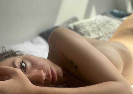 ravenkennedy free star pics