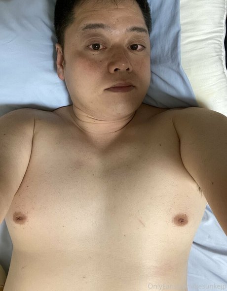 kesunkejp model hot photo