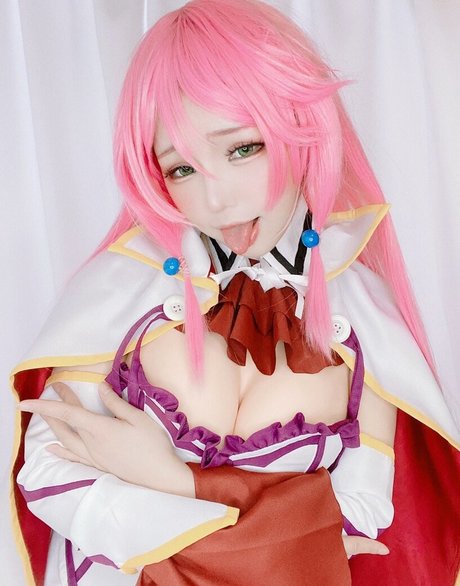 Takanashi Hanari model hd pics