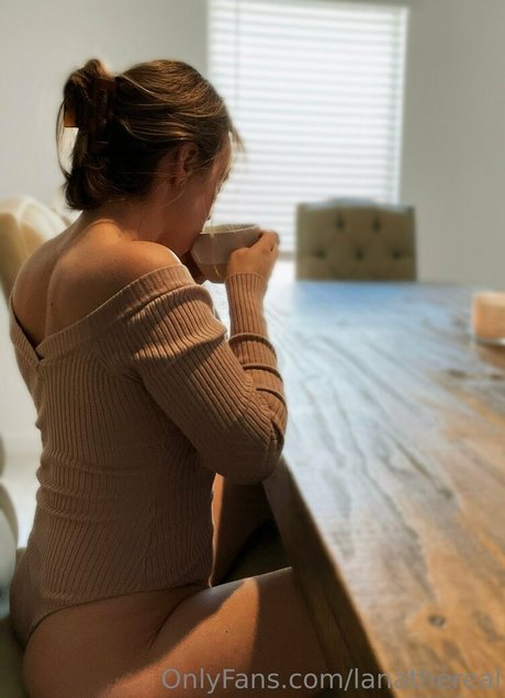 lanathereal model best picture