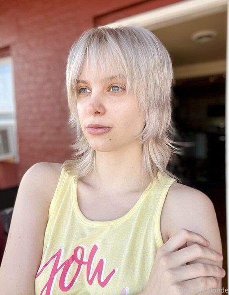 aquaticblonde pornstar free gallery