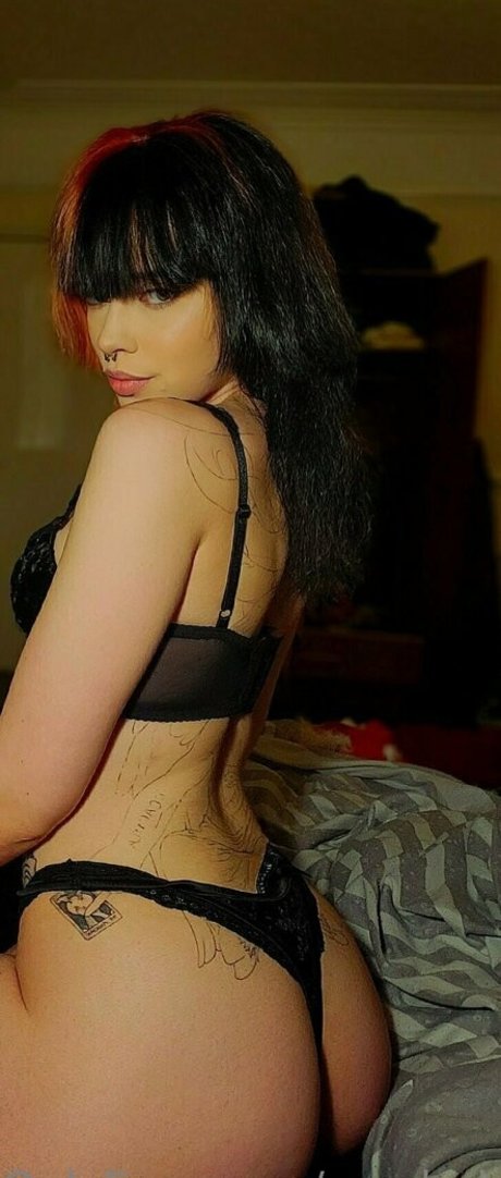 rensbubble free actress pics