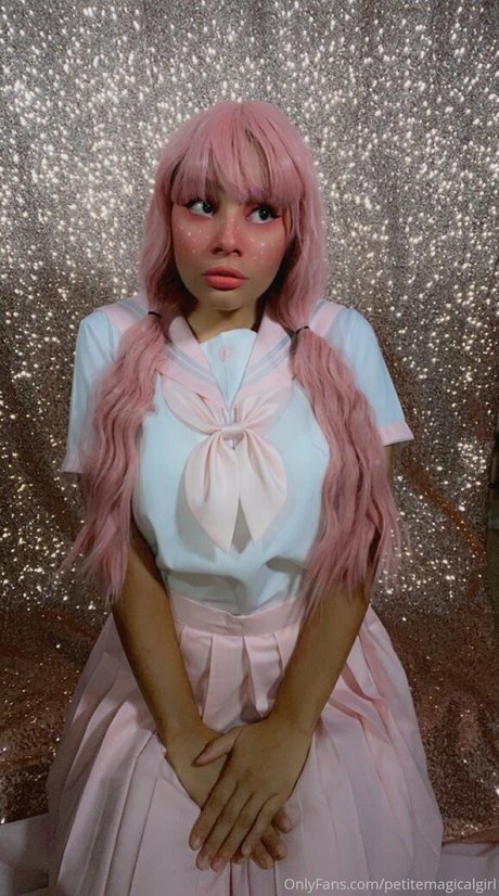 petitemagicalgirl naked model image