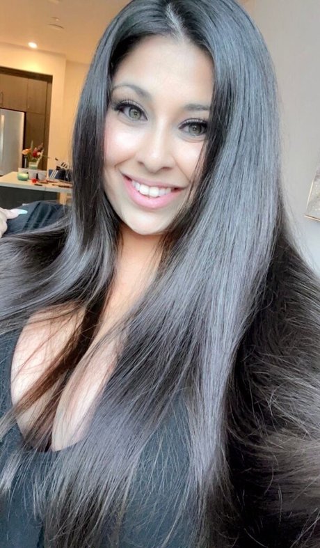 Vanessa Romero model nude pictures