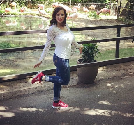 Sarah H erotic actress pic