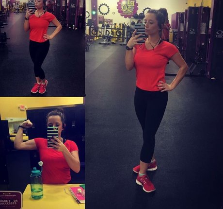 Sarah H model top pic