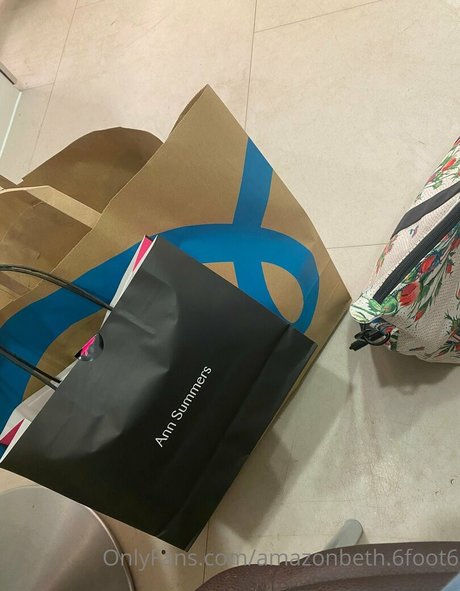 amazonbeth 6foot6 nude model photos