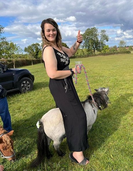 amazonbeth 6foot6 model free gallery