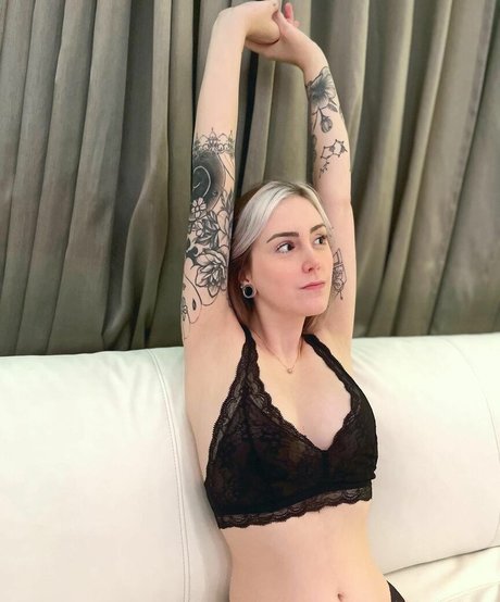 Daphne Palumbo model nudes pictures