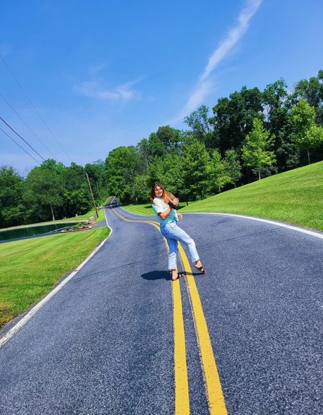 Amanda F Profile pic