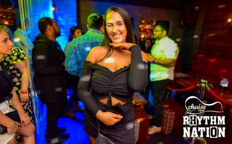 Jayme Lee model top img