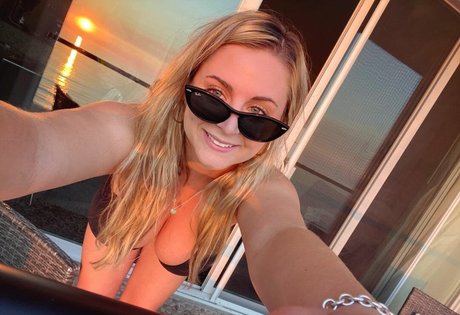 Jessica Miller model sexy pic