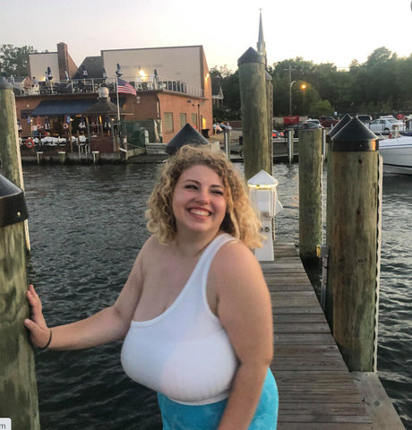 Sophia A naked model pic