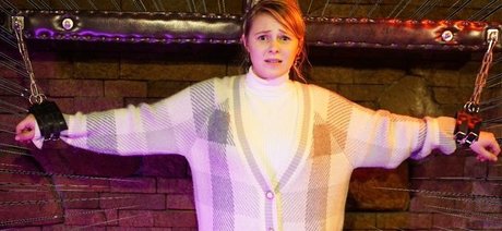 Sydney Poniewaz naked star pic