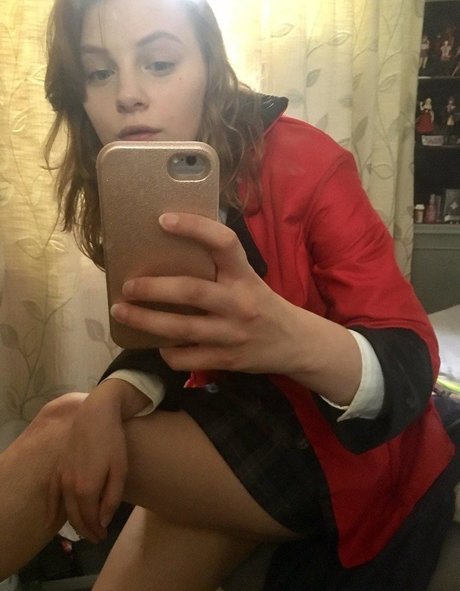 Sydney Poniewaz sex star pictures