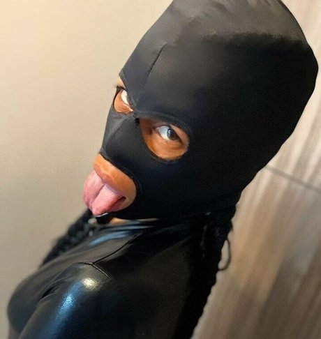 Bubble Trouble model sexy image