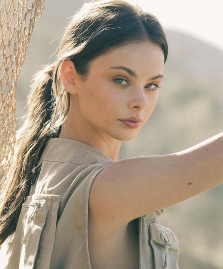 Meika Woollard sex model image