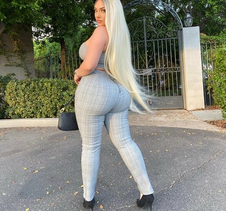 Jessica Gonzalez hot star photo