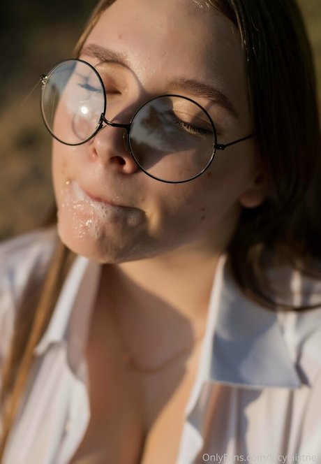 lucylaistner pornstar pretty pictures