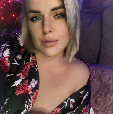 queen kylie art actress galleries